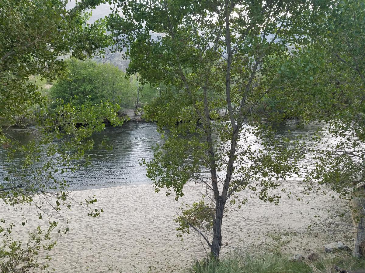 Sacred Mtn River Suites Кернвилл Экстерьер фото